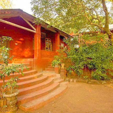 Hotel Radha Cabaña Matheran Exterior foto