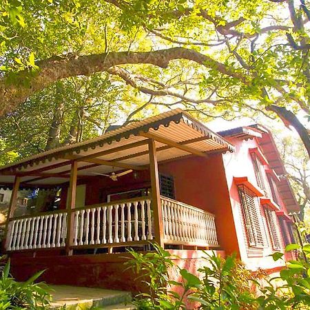 Hotel Radha Cabaña Matheran Exterior foto