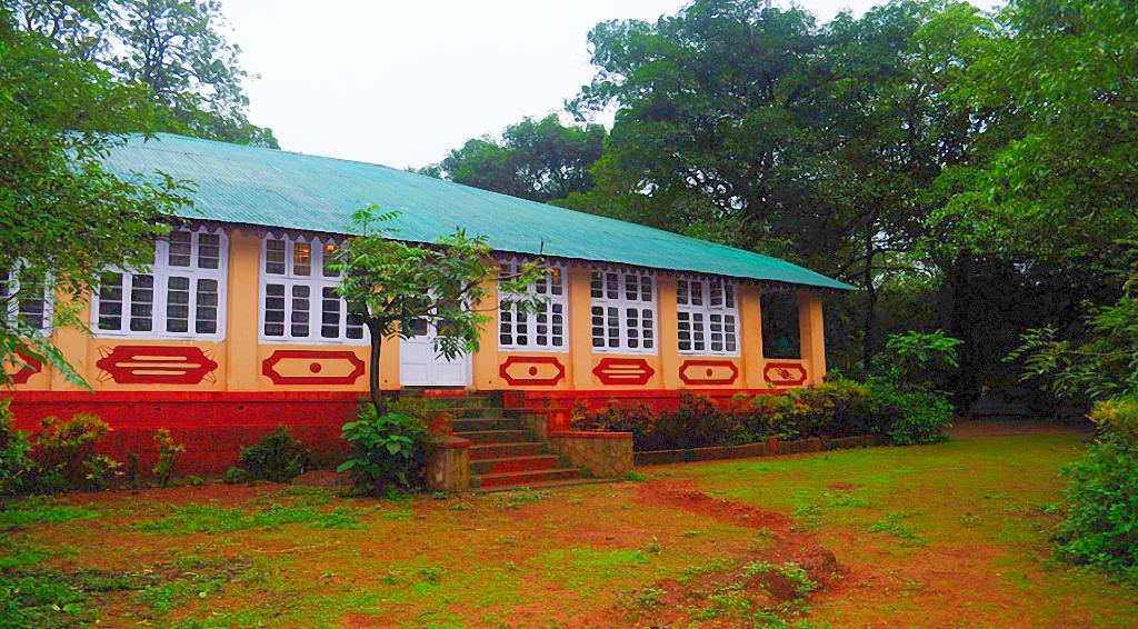 Hotel Radha Cabaña Matheran Exterior foto